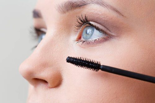 Eyeliner and Mascara: Defining Your Eyes